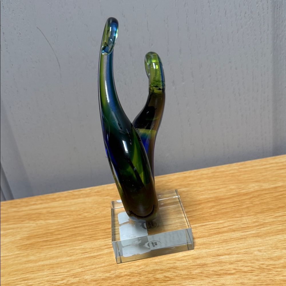 Elegant Twisting Glass Sculpture in Blue and Green - Picture 4 of 17